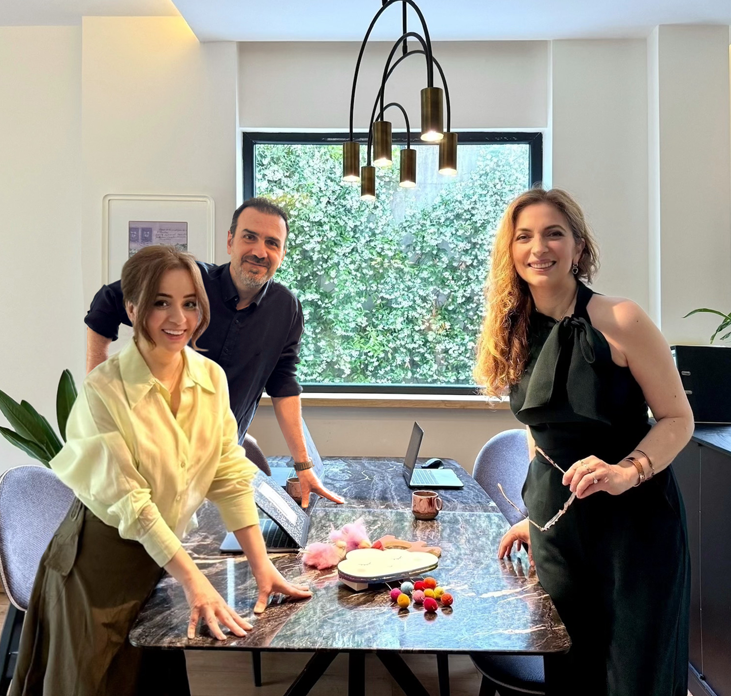 uclu-Toplanti-fotografi-tr